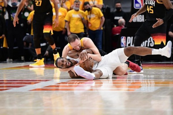 配资网app NBA最差签约？快船为伦纳德付出10首轮 灾难程度远超送走东契奇？